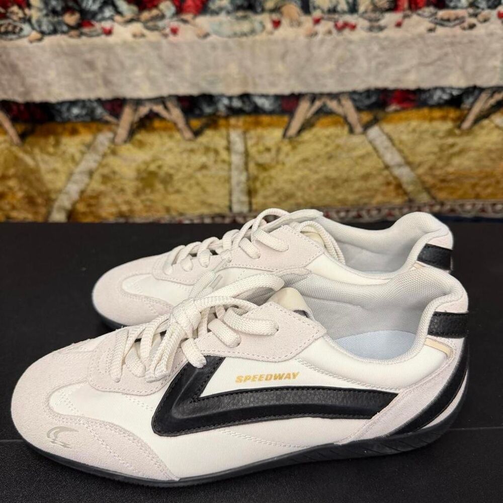 Unbranded Men's White and Grey Trainers